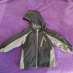 2T Columbia windbreaker. Black and grey.
